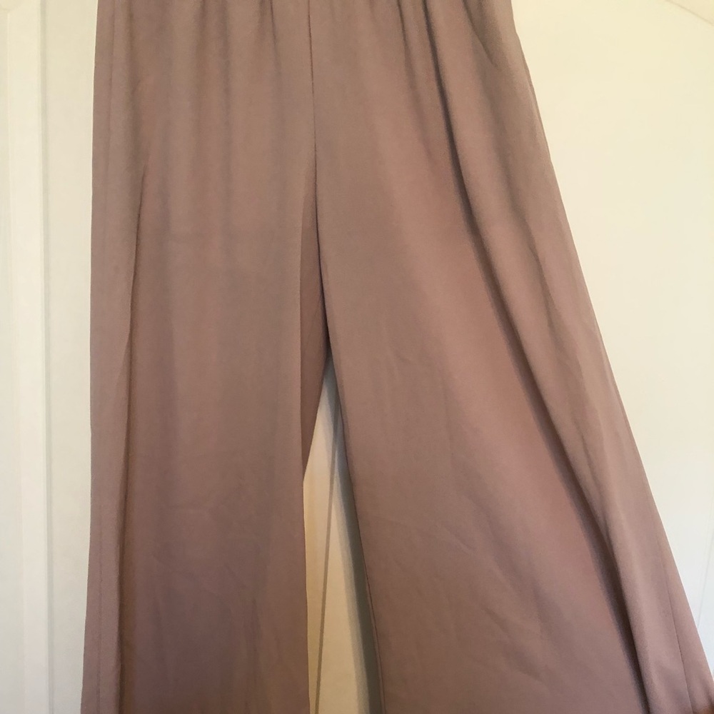 Wide legged pants